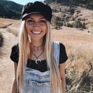 Meet your Posher, Caroline